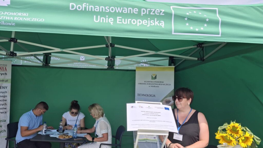 Stoisko informacyjno-promocyjne KSOW+ podczas targów AGRO-TECH Minikowo 2025 (3)