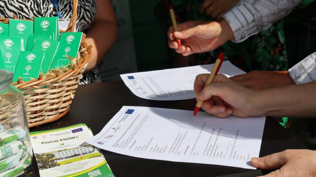 Stoisko informacyjno-promocyjne KSOW+ podczas targów AGRO-TECH Minikowo 2025 (5)